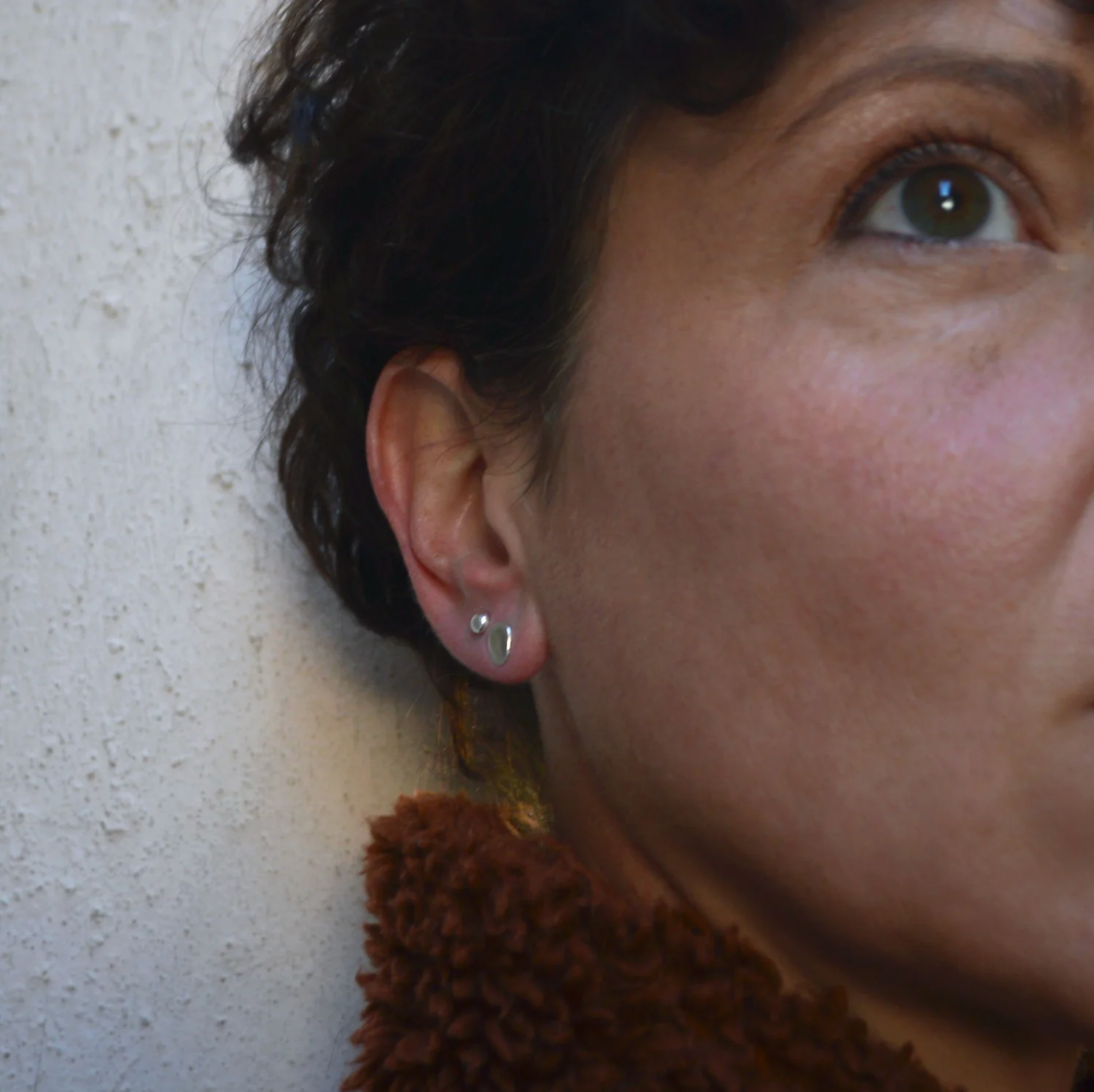 Meet the cat - dots & spheres silver studs combo