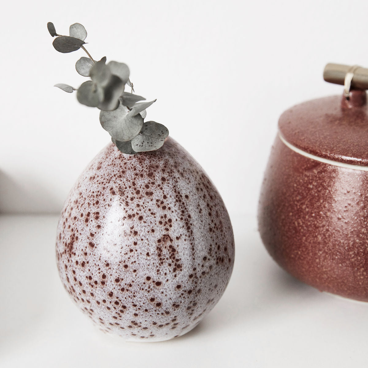 Baby Vase White/Red