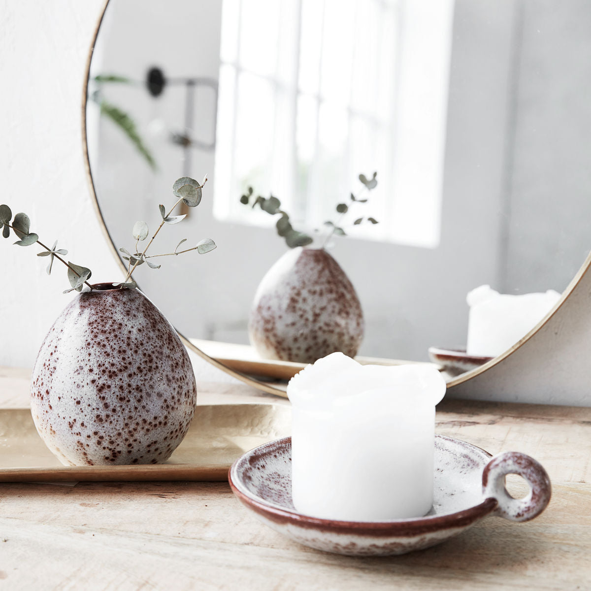 Baby Vase White/Red