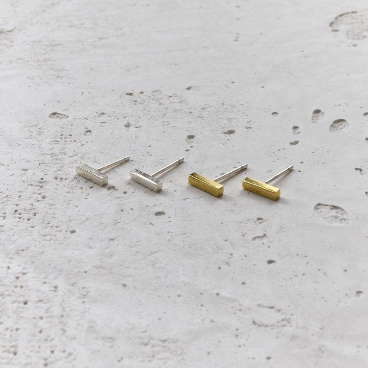 Meet The Cat Two-Tone Bar Studs Combo earrings