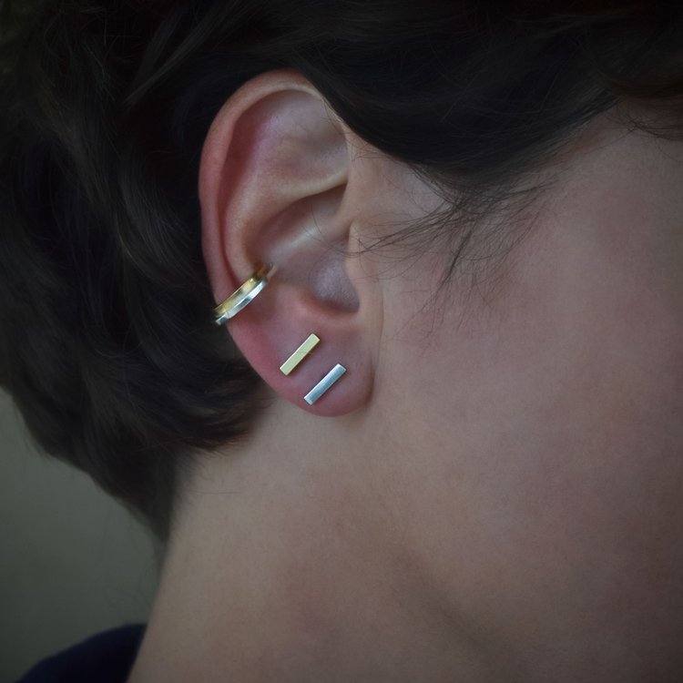 Meet The Cat  Two-Tone Bar Studs Combo earrings