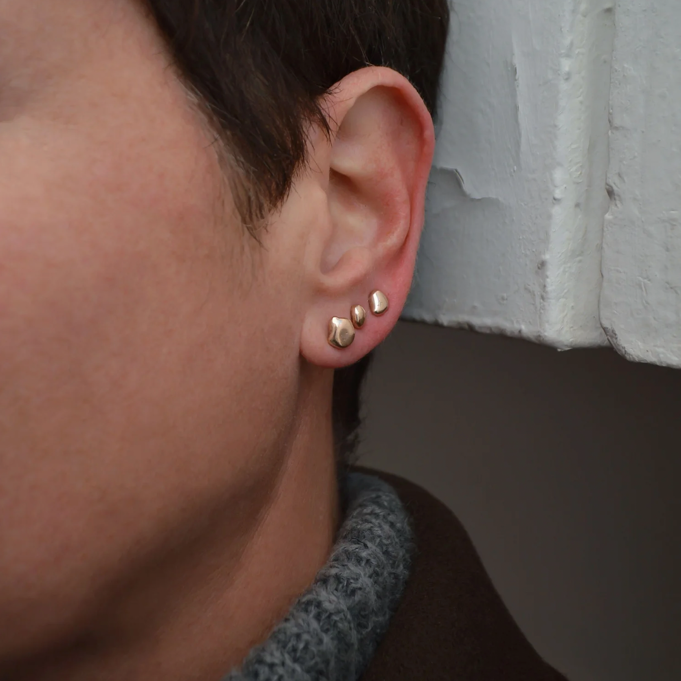 Meet the cat - blobs studs bronze combo