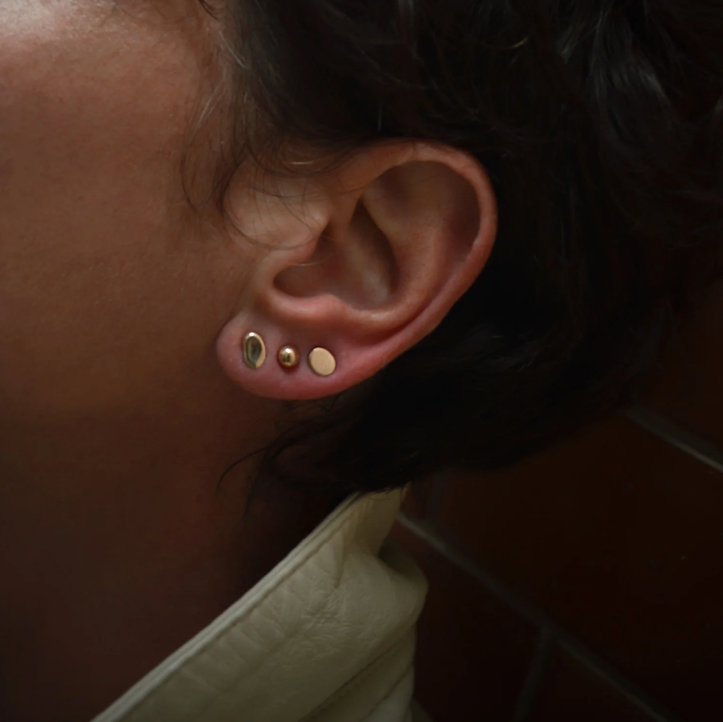 Meet the cat - dot drop sphere bronze studs combo