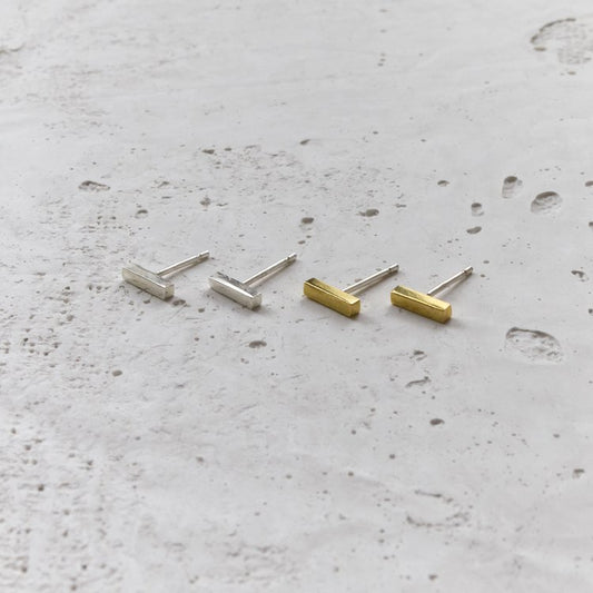 Meet The Cat  Two-Tone Bar Studs Combo earrings